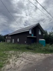 Дом с кадастровым номером 78:42:0018312:833 (садовый дом, площадь 111,9 кв.м., назначение: нежилое, количество этажей: 2), находящийся на земельном участке с кадастровым номером 78:42:0018312:379 (площадь 413+/- 7 кв.м., адрес: Россия, г. Санкт-Петербург, г. Пушкин, Новая Деревня, садоводство…