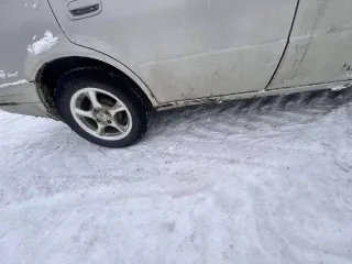Toyota Corolla, 1996 года, 100 лс, 130000 км, АКПП, Автомобиль Тойота Королла, 1996 г.в., рег. номер Т329АР142, VIN: ОТСУТСТВУЕТ, Номер двигателя: AE1105104027. Нет переднего правого поворотника, коробка пинается, передача D включается через раз, убираешь ногу с газа бывает глохнет, трамблер под…