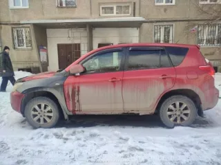 Автотранспортное средство Toyota RAV4 ACA30L-AWPGKW, 2006 года выпуска,  идентификационный номер (VIN) JTMBH31V006031128. Согласно акта описи и ареста у автотранспортного средства повреждения на правом пороге, переднее левое крыло черное, прогнивший задний порог, поврежден задний бампер 
Вид…