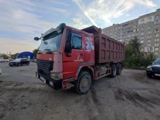 HOWO ZZ3327M3647W, 2007 грузовой самосвал, цвет красный, гос. номер Х791СА52, коробка передач механика, колесная формула 6х4.