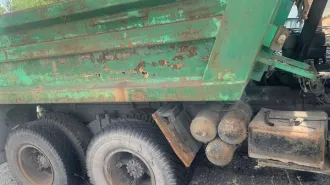 Транспортное средство - КАМАЗ-55111А, 2000 года выпуска. Транспортное средство - КАМАЗ-55111А, 2000 года выпуска. 
Год выпуска: 2000 
VIN номер:  X1F55111AY0003754. 
Марка грузовика: КАМАЗ-55111А 
Модель грузовика: КАМАЗ-55111А 
Наличие ПТС транспортного средства (есть, нет, дубликат): Есть 
