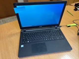 Ноутбуки Asus, Lenovo, HP, Acer и системный блок. 1. Ноутбук Asus в корпусе черно-золотистого цвета, б/у (сброшен до заводских настроек). 2. Ноутбук Lenovo в корпусе черного цвета, б/у (сброшен до заводских настроек), 2 штуки. 3. Ноутбук HP в корпусе черного цвета (модель 15-ra026ur, серийный номер…