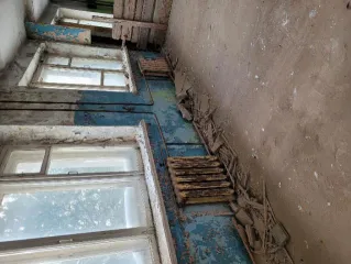 Нежилое помещение, расположенное на земельном участке, включающее в себя: нежилое здание (кад. номер 35:24:0401013:317, площадь 1723,9 кв. м.), расположенное по адресу: Вологодская обл., г. Вологда, ш. Окружное, д. 7, стоимостью 35 103 600,00 руб.; земельный участок (кад. номер 35:24:0401013:255…