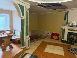 Дом 207,6 кв.м. и земельный участок 438,7 кв.м. в Барнауле: жилой дом площадью 207,6 кв.м., адрес: Алтайский край, г. Барнаул, пр-д Волейбольный д.37, кадастровый номер 22:63:040236:49, земельный участок площадью 438,69 кв.м., адрес: Алтайский край, г. Барнаул, пр-д Волейбольный д.37, кадастровый…