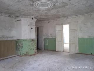 Здание бывшей школы площадью 301,8 кв.м., с кадастровым номером 29:01:060403:289, расположенное по адресу: Российская Федерация, Архангельская область, м.о. Вельский, п. Исполиновка, д. 64 и земельный участок площадью 6727 кв.м., с кадастровым номером 29:01:060403:292, по адресу: Российская…