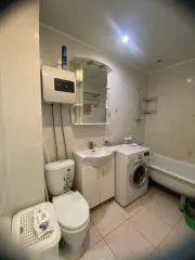 Трехкомнатная квартира 71.6 кв.м, Башкортостан, г. Мелеуз, ул. Смоленская, д. 33, кв. 179. Кадастровый номер: 02:68:010615:753. Имущество в залоге у ПАО Сбербанк. Имеется задолженность по коммунальным платежам, включая взносы за капитальный ремонт. Квартира реализуется без мебели и техники, в ней…