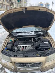 Volvo S60 2007 легковой автомобиль, марка: Volvo, модель: S60, год изготовления: 2007, цвет: золотистый, VIN: YV1RS614982678342, вид собственности: индивидуальная. Особенности тех. состояния: вмятина на правом переднем крыле