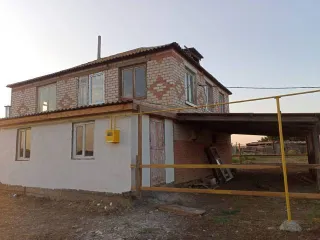 Жилой дом, размер доли: 1/8, площадь 117,8 кв.м., кадастровый номер 30:02:100101:499, по адресу Россия, обл Астраханская, с Крутое, ул Советская, дом 1. Земельный участок, размер доли: 1/8, площадь 1000,00 кв.м., кадастровый номер 30:02:100101:18 по адресу Россия, обл Астраханская, с Крутое, ул…
