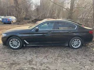 Легковой автомобиль BMW 520i VIN X4XJA19480WC06408 2018 года выпуска, черный. На ходу, документы и ключи в наличии.