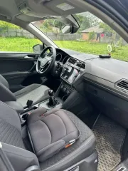 Volkswagen Tiguan, 2018 года, 149,6 лс, 174000 км. Легковой автомобиль, марка VOLKSWAGEN TIGUAN, VIN WVGZZZ5NZJW912315, 2018 г.вып. ВНИМАНИЕ!!! Машина на ходу. В дальнейшем нужна замена топливной системы и экологию нужно вырезать или прошить. Бампер с одной стороны побитый немного после аварии…