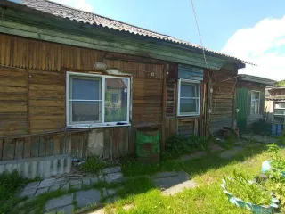 1/4 доля жилого дома 53,8 м² и 1/4 земельного участка 509 м², Омская область, г. Исилькуль, туп. Новопартизанский, д. 9. Кадастровый номер дома: 55:33:210202:3751, кадастровый номер участка: 55:33:220102:1160. Категория земель: земли населенных пунктов, вид разрешенного использования: для ведения…