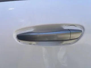 Citroen C4 Picasso 2017 год, VIN VF73A5GXAHJ593677. Цвет кузова белый. Объем двигателя 1598 см³, мощность 150 л.с. (110 кВт). Экологический класс пятый. Тип транспортного средства — легковой автомобиль. Оценить техническое состояние и комплектность можно при самостоятельном осмотре.