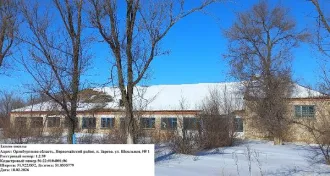 Здание школы и котельной 578,5 кв.м с участком 4649 кв.м, Оренбургская область. Здание школы кадастровый номер 56:22:0104001:86, площадь 578,5 кв.м, здание котельной кадастровый номер 56:22:0104001:84, площадь 22,5 кв.м, и земельный участок кадастровый номер 56:22:0104001:128, категория земель…
