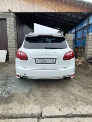 Porsche Cayenne S 2012, 400 лс, 293557 км, полный привод, АКПП. Транспортное средство PORSHE CAYENNE S 2012г.в., VIN WP1ZZZ92ZCLA51162, 400 л.с., объем двигателя 4806 куб.см., цвет белый. Требуется замена АКПП, не включается задняя передача.