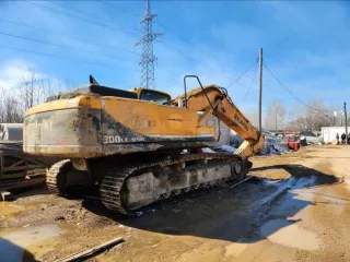 Экскаватор гусеничный Hyundai R300LC-9SH, заводской номер HHKHZ808LE0000183, 2014 год выпуска, госномер 58 УЕ 9248 (63 СВ 9366). Экскаватор гусеничный Hyundai R300LC-9S, заводской номер HHKHZ810LE0001178, 2014 год выпуска, госномер 58 УЕ 9241 (63 СВ 9362). Трактор ДТ-75 ДЕРС2 с буровой установкой…
