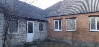 Дом 140,3 кв.м и участок 2228 кв.м в Северной Осетии-Алании. Жилой дом, литер А, общая площадь 140,3 кв.м., с кадастровым номером 15:02:0090210:51 расположенный по адресу: 363607, РСО–Алания, Кировский р-н, с. Дарг–Кох, ул. Ленина, д. 24 «а»; - Земельный участок, площадь земельного участка 2 228…