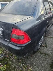 Geely MR-7151-A 2008 года выпуска, государственный номер Е818ВА184, VIN Y7CMR715190114185. Документы и ключи отсутствуют.