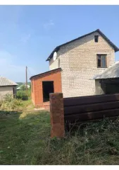 Земельный участок, кадастровый номер 42:06:0114003:151, Кемеровская область, Ленинск-Кузнецкий район, поселок Березовка, улица Озерная, 73. Здание - дача, кадастровый номер 42:06:0114003:153, Кемеровская область, Ленинск-Кузнецкий район, поселок Березовка, улица Озерная, дом 73.