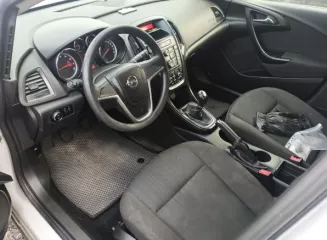 Opel Astra J, 2013 г.в., VIN XUFPC6DB8D3024787. Автомобиль находился в эксплуатации, является бывшим в употреблении, может иметь скрытые недостатки и неисправности вследствие эксплуатационных дефектов, естественного износа или ненадлежащего обслуживания.