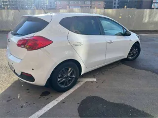Kia Ceed 2013 Kia Ceed, 2013 года, 135 лс, 138937 км, АКПП еще Kia Ceed, 2013 года, 135 лс, 138937 км, АКПП еще автотранспортное средство со следующими характеристиками: Модель автомобиля: KIA CEED; 2013 года выпуска; номер двигателя G4FGCZ627314; VIN: U5YHM512BDL048919.
