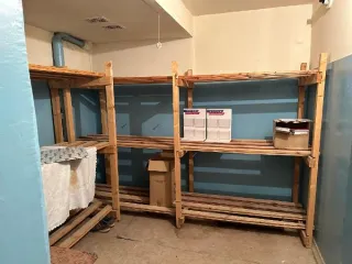 Объект аренды площадью 242,4 кв. м, номера на поэтажном плане: этаж 1, пом. 1, ком. 9 - 15, 18, 23 - 33, адрес: Московская область, Чеховский район, городское поселение Чехов, г. Чехов, ул. Гагарина, 106. Назначение здания: нежилое.