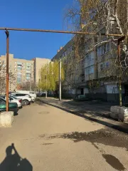 Квартира площадью 61,60 кв.м, кадастровый № 61:52:0030031:1337, находится в залоге. Адрес: Ростовская область, г. Каменск-Шахтинский, ул. Желябова, д. 48, кв. 23. Общая площадь 61.6. Ограничения и обременения: залог, арест наложенный судебным приставом-исполнителем. Расположение в пределах объекта…