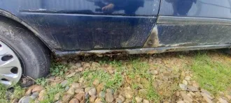 Daewoo Nexia 2006 года, 85 л.с., пробег 450000 км. VIN: XWB3D31UD6A098194, тип кузова седан, цвет темно-синий, госномер Р422ХМ93. Имеются внешние повреждения: потертости, царапины, вмятины, очаги коррозии на кузове, трещины и сколы стекол. Отсутствуют ключи, доступ внутрь, документы ПТС и СТС, а…