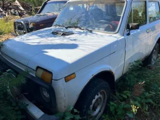 Автомобиль марки ВАЗ 21213. г.р.з. А 421 ТН 186. VIN: XTA212130V1241053. 1996 г.в. Ключи и документы отсутствуют (86-004605) Проверка исправности имущества не проводилась. ПТС, СТС не передавались. Погрузка и транспортировка имущества с места хранения осуществляется Покупателем силами Покупателя и…