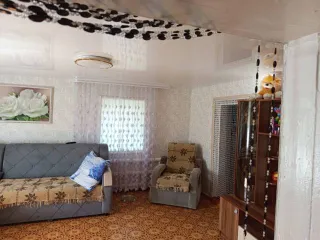1/4 доля дома и 1/4 доля земельного участка, 64,3 кв.м и 3100 кв.м, Новосибирская область, 1/4 доли в праве на жилое здание, общей площадью 64,3 кв.м., с кадастровым номером 54:08:023302:175, 1/4 доли в праве на земельный участок общей площадью 3100 кв.м, с кадастровым номером 54:08:023301:303…