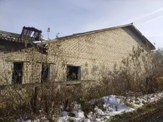 Нежилое здание – дом культуры общей площадью 344,20 кв.м и земельный участок площадью 2 818 +/- 19 кв.м расположены по адресу: Свердловская область, Талицкий район, д. Белая Елань. Нежилое здание находится в аварийном состоянии, отсутствуют оконные и дверные проемы, электроснабжение, водоснабжение…