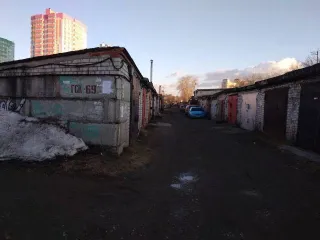 Гаражные боксы 32, 33 и земельный участок 8315 кв.м. в Перми, ГСК №97 по ул. Ижевская, бокс 32 (59:01:4410925:885), 33 (59:01:4410925:762) и земельный участок (59:01:4410962:30).