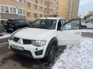 Mitsubishi L200 2.5; Грузовой-бортовой; 2013 года выпуска; номер двигателя 4D56 UCES0457; VIN: MMCJNKB40EDZ10113