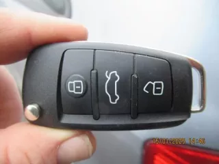 Легковой автомобиль AUDI A3, 2004 г.в., VIN WAUZZZ8P45A064933 Легковой автомобиль AUDI A3, 2004 г.в., VIN WAUZZZ8P45A064933, с одним запасным колесом, с одним ключом, технические документы на машину отсутствуют. регистрационный номер АС ПИБИ 37-00435. Реализация в качестве годных остатков (на…
