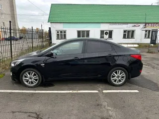 Hyundai Solaris 2014 года, VIN Z94CT41DAFR326655, мощность 123 л.с. Авто не на ходу, требуется ремонт двигателя и подвески.