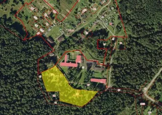 Здание администрации и общежитие общей площадью 4944.8 кв. м, расположенные по адресу: Ярославская область, Тутаевский район, поселок Красный Бор, улица Верхняя Дача, дом 11, с земельным участком. В состав входят: Здание администрации, кадастровый номер: 76:15:011013:102, назначение нежилое, 4…