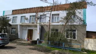 База (гаражи, склад, бытовое помещение, земельный участок) 13374,9 м², Астраханская область. База, расположенная по адресу: Астраханская область, с. Енотаевка, ул. Мусаева, 6, в составе: Гараж пятиместный. Площадь: 151,8м2. Кадастровый номер: 30:03:050103:1273; Гараж кирпичный. Площадь: 390,5м2…