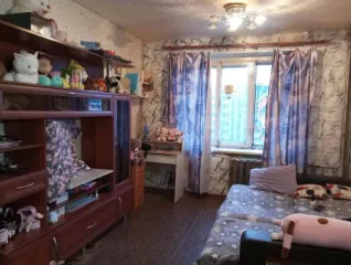 Жилое помещение с кадастровым номером 35:21:0401003:2560. Общая долевая собственность, доля в праве 1/5. Местоположение: Вологодская область, г. Череповец, ул. Сталеваров, д. 78, кв. 13, к. 4. Квартира является комнатой в общежитии, куплена с использованием материнского капитала за 460 000 руб…