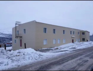 Право аренды на земельный участок из земель населенных пунктов под зданиями склада и склада готовой продукции, общей площадью 2220,0 кв.м., кадастровый номер 49:09:030203:84, местоположение установлено относительно ориентира, расположенного за пределами участка. Почтовый адрес ориентира…