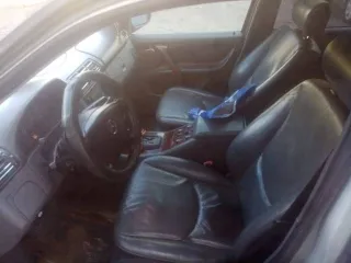 Mercedes-Benz M-Класс 1999 года, 218 лс, пробег 300000 км, полный привод, АКПП. Модель: Mercedes-Benz ML 320. Цвет: светло-серый. VIN: WDC1631541A114200, мощность 218 л.с. (160.3 кВт), объем двигателя 3199 куб. см, номер кузова: A114200. Пробег носит предположительный характер.