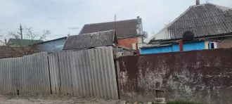 1/9 доля в праве на жилое здание, площадь: 26,8 кв.м., кадастровый номер: 26:24:040104:155, и 1/9 доля в праве на жилое здание, площадь: 28,7 кв.м., кадастровый номер: 26:24:040104:156, и 1/9 доля в праве на жилое здание, площадь: 30 кв.м., кадастровый номер: 26:24:040104:157, и 16528/96057 доля в…