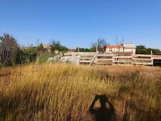 Земельный участок площадью 500 кв.м, Астраханская область, Приволжский район, СНТ "Монтажник второго Аксарайского монтажного управления", участок 29. Кадастровый номер: 30:09:100101:325. На участке расположена постройка, не зарегистрированная в ЕГРН. Все риски, связанные с неполным ознакомлением с…