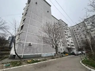 Квартира 52,1 кв.м, Краснодар, ул. Красных Партизан, 111. Жилое помещение пл. 52,1 кв.м, КН 23:43:0136042:1471, адрес: г.Краснодар, ул.Красных Партизан, д.111, кв.85. Обременение: залог, арест, н/ц 4 373 600,00 руб., з-к 43 736,00 руб., ш/а 43 736,00 руб. Вид ограничений и обременений: Обременение…