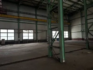Объект незавершенного строительства (цех металлоконструкций) 2650,6 кв.м и земельный участок 4382 кв.м, Новокузнецк, Кемеровская область. Объект незавершенного строительства (нежилое здание цеха металлоконструкций) площадью 2 650,6 кв.м, готовность 66%, кадастровый номер 42:30:0409049:173…