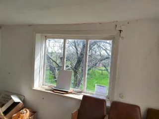 Нежилое здание 93,2 кв.м с участком, Ростовская область, Неклиновский район, с. Федоровка, ул. Почтовая, 50а. Кадастровый номер 61:26:0140101:2242. Год ввода в эксплуатацию: 1972. Количество этажей: 1. Материалы наружных стен здания: шлакобетонные блоки. Общая площадь: 93.2 кв.м. Кадастровая…