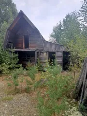 Нежилое здание 32.9 кв.м, участок 1405 кв.м, Пермский край. Здание, назначение: нежилое, этажей 2, в том числе подземных 0, общей площадью 32,9 кв.м., кадастровый номер: 59:37:0630102:1132, адрес: Российская Федерация, Пермский край, г.о. город Березники, п. Огурдино, ул. Ермака, с земельным…