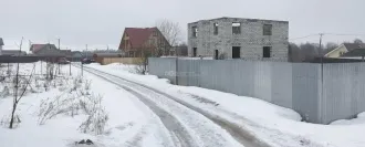 Земельный участок 1000 кв. м, с. Софьино, Московская область; местоположение установлено относительно ориентира, расположенного за пределами участка, ориентир: дом 106с, участок находится примерно в 100 м, по направлению на северо-запад от ориентира, почтовый адрес ориентира: с. п. Софьинское, с…