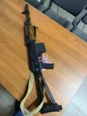 Гладкоствольное самозарядное ружьё Сайга-410. Наименование изделия: гладкоствольное самозарядное ружьё «Сайга‑410». Производитель: АО «Ижевский механический завод» (концерн «Калашников»). Калибр: .410 (патрон 410/76 — гильза длиной 76 мм). Тип оружия: гладкоствольное самозарядное ружьё на базе…