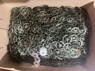 Вещевое имущество военное: Движимое военное имущество (кроме вооружения и боеприпасов). Перечень имущества, подлежащего реализации, указан в прикрепленном файле "Приложение 1 ТУ по Ульяно".