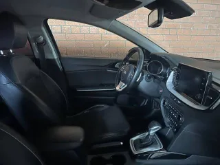 Kia Ceed, 2020 года, 128 лс, 282000 км, АКПП, цвет: темно-синий, ГРЗ: Е673ТТ799, VIN: XWEH5816BL0006768. Финансовому управляющему передано СТС 9921447542, ключ в 2 экз., ПТС 39 РК 634637, на лобовом стекле трещина, сколы, сколы ЛКП, вмятина на пороге слева, повреждён передний левый подкрылок, низ…