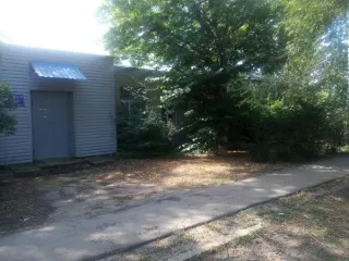 Помещение 28.1 кв.м, Ставропольский край, Туркменский район, село Летняя Ставка, улица Жижина, дом 8. Требуется текущий ремонт. Кадастровый номер здания: 26:09:042812:145. Общая площадь 28.1 кв.м, расположено на 1 этаже, номер 12. Назначение: помещение свободного назначения, за исключением почтовой…